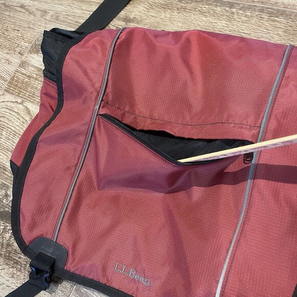 LL Bean Messenger Bag Nylon Burgundy Carryon Zipper Expandable Travel Laptop - Picture 6 of 16